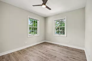 1312 W Oakmont Rd, Hoffman Estates, IL 60169 - Photo 13