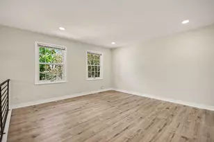 1312 W Oakmont Rd, Hoffman Estates, IL 60169 - Photo 3