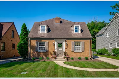 324 N Highview Avenue, Elmhurst, IL 60126 - Photo 1