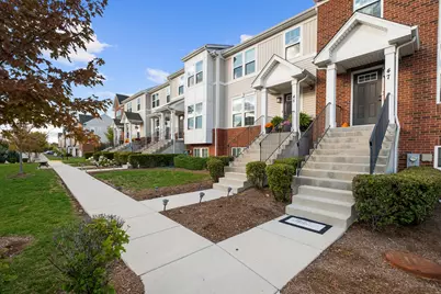 47 Nicholas Drive E, Des Plaines, IL 60016 - Photo 1