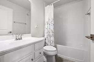 47 Nicholas Dr E, Des Plaines, IL 60016 - Photo 19