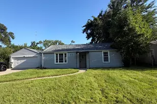 413 Dellwood Ave, Lockport, IL 60441 - Photo 1