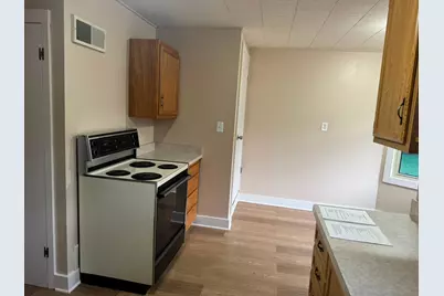708 Henry Street, Peru, IL 61354 - Photo 7