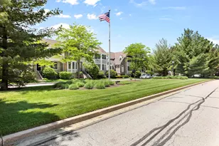 1907 Lynn Cir, Libertyville, IL 60048 - Photo 31