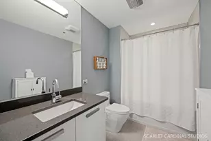 110 W Superior St, Chicago, IL 60654 - Photo 15