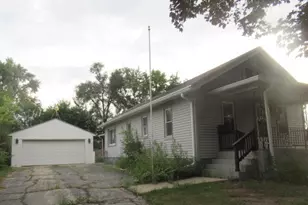 610 Barry Rd, Rockford, IL 61109 - Photo 1