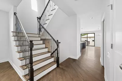 2041 N Whipple Street, Chicago, IL 60647 - Photo 15