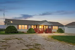 2225 E 1700th Rd, Brocton, IL 61917 - Photo 3