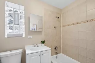 1711 W Estes Ave, Chicago, IL 60626 - Photo 13