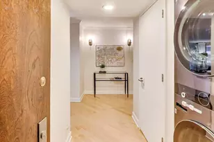 201 E Chestnut St, Chicago, IL 60611 - Photo 17