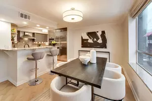 201 E Chestnut St, Chicago, IL 60611 - Photo 23