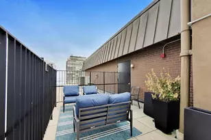 201 E Chestnut St, Chicago, IL 60611 - Photo 47