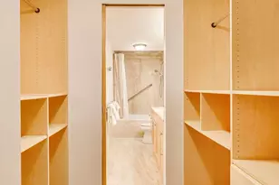 201 E Chestnut St, Chicago, IL 60611 - Photo 29