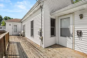 139 W Second St, Streator, IL 61364 - Photo 5