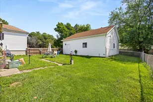 139 W Second St, Streator, IL 61364 - Photo 35