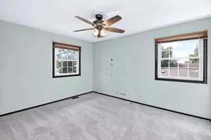 215 Edgebrook Dr, Bloomingdale, IL 60108 - Photo 9