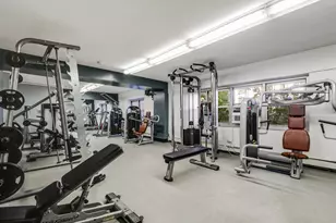 4970 N Marine Dr, Chicago, IL 60640 - Photo 9