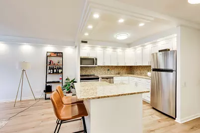 110 E Delaware Place #1402, Chicago, IL 60611 - Photo 7