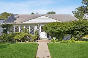 3922 Elm Ave, Brookfield, IL 60513 - Photo 1