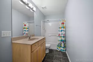 3023 Saganashkee Ln, Naperville, IL 60564 - Photo 23