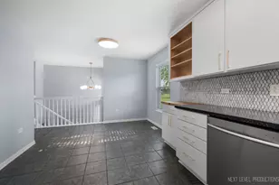 3023 Saganashkee Ln, Naperville, IL 60564 - Photo 9