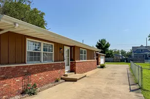 1919 S Jefferson St, Tilton, IL 61833 - Photo 3