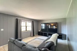 1919 S Jefferson St, Tilton, IL 61833 - Photo 11