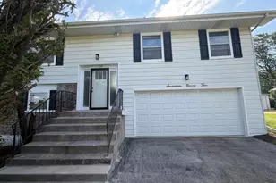 1795 Kent Rd, Hoffman Estates, IL 60169 - Photo 1