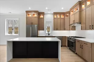 2023 W Augusta Blvd, Chicago, IL 60622 - Photo 3
