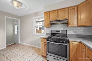 325 S Edson Ave, Lombard, IL 60148 - Photo 9