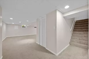 325 S Edson Ave, Lombard, IL 60148 - Photo 23