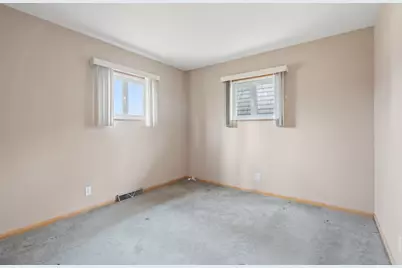 541 N Edgelawn Drive #541, Aurora, IL 60506 - Photo 9