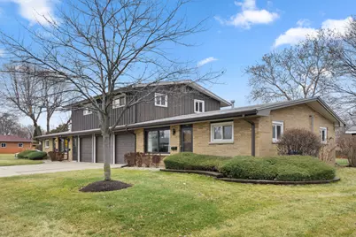 541 N Edgelawn Drive #541, Aurora, IL 60506 - Photo 3
