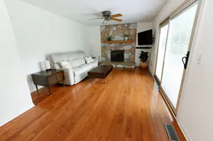 608 Thackeray Ln, Fox River Grove, IL 60021 - Photo 11