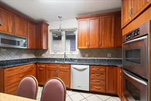 6520 N Fairfield Ave, Chicago, IL 60645 - Photo 9
