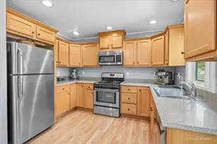 1132 Queen Anne St, Woodstock, IL 60098 - Photo 9