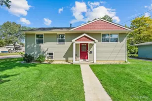 1132 Queen Anne St, Woodstock, IL 60098 - Photo 1