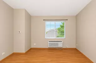 1623 Silverstone Dr, Carpentersville, IL 60110 - Photo 17