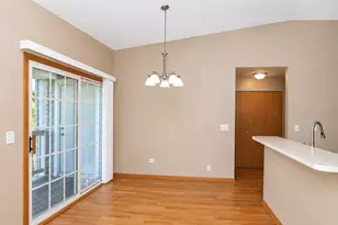 1623 Silverstone Dr, Carpentersville, IL 60110 - Photo 5