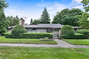 1121 S Aldine Ave, Park Ridge, IL 60068 - Photo 1