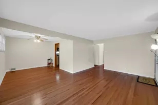 12822 S Peoria St, Chicago, IL 60643 - Photo 9