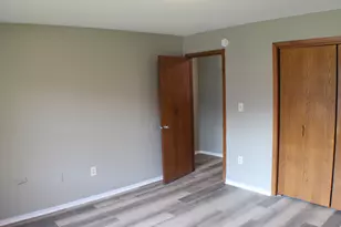 2902 31st St, Zion, IL 60099 - Photo 3