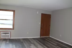 2902 31st St, Zion, IL 60099 - Photo 7