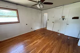 234 Hickory St, Park Forest, IL 60466 - Photo 5