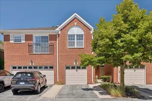 1116 Kensington Dr, Northbrook, IL 60062 - Photo 1
