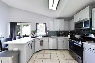907 Joanne Dr, Minooka, IL 60447 - Photo 7