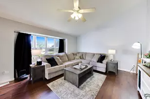 907 Joanne Dr, Minooka, IL 60447 - Photo 5