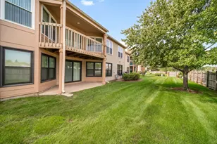 2 Willow Pkwy, Buffalo Grove, IL 60089 - Photo 23