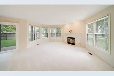 2 Willow Parkway, Buffalo Grove, IL 60089 - Photo 5
