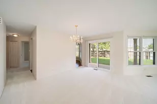 2 Willow Pkwy, Buffalo Grove, IL 60089 - Photo 9